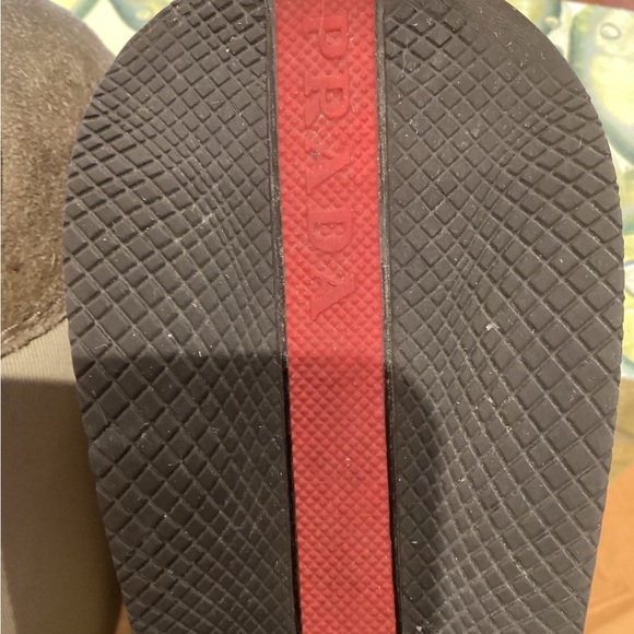 Prada tan sneakers - Picture 4 of 8